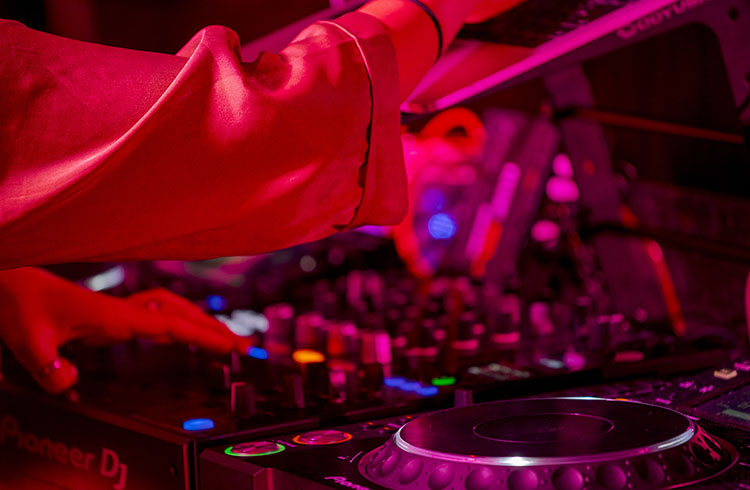 【毎週金曜日・土曜日】DJライブミュージック